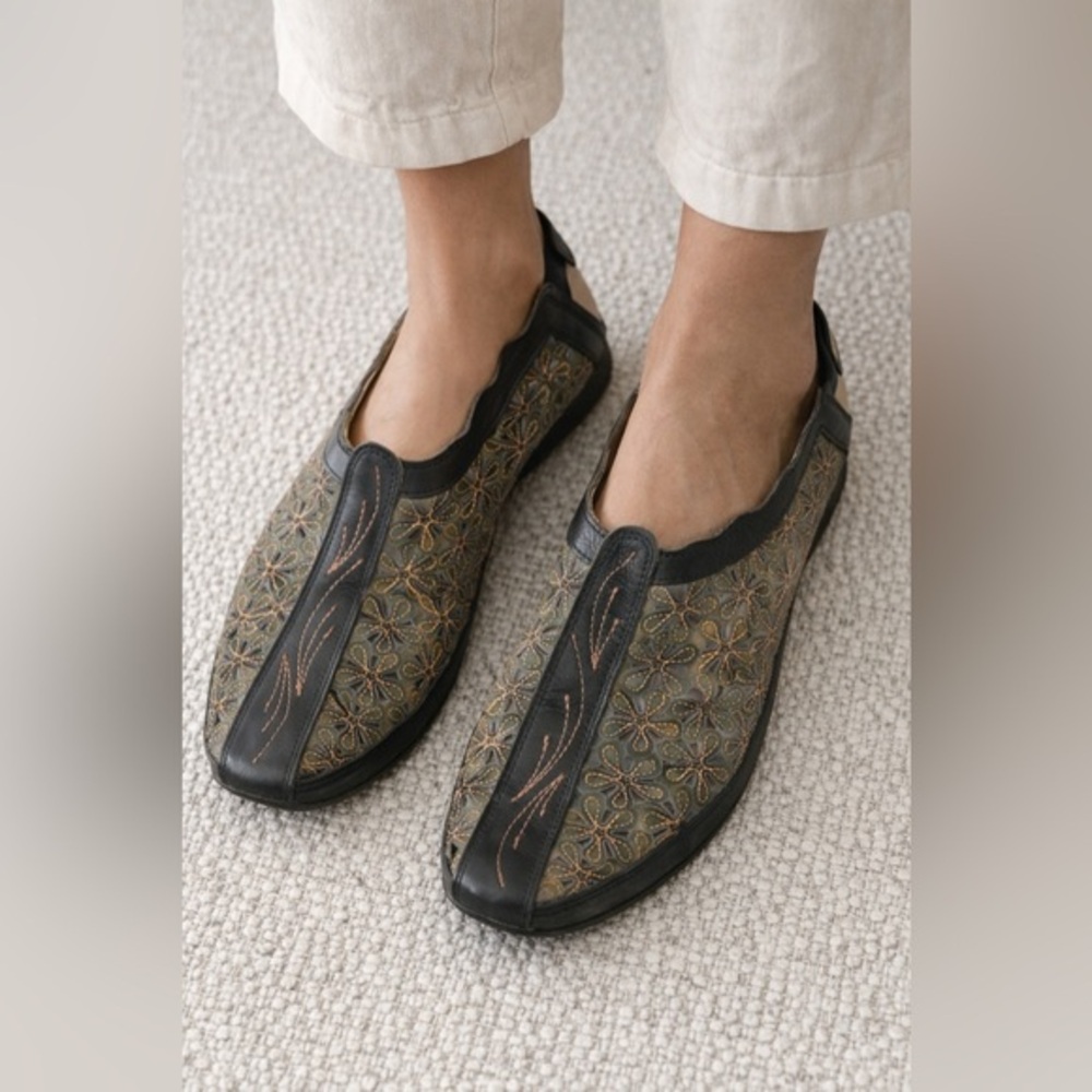 Pikolinos Romano Design Floral Laser Cut Leather Shoes Comfort Slip-On 8-8.5